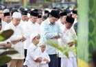 GUBERNUR BOBBY NASUTION SALAT IDULADHA BERSAMA RIBUAN WARGA BINJAI, PEMPROV SUMUT SALURKAN 167 HEWAN KURBAN
