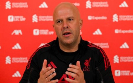 ARNE SLOT TEGASKAN TAK AKAN TINGGALKAN LIVERPOOL MESKI DITERPA KRITIK FANS
