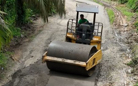 GUBSU BOBBY NASUTION KOMIT, JALAN PALUTA-TAPSEL VIA SIPIONGOT MULAI DIPERBAIKI