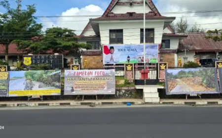 WARGA DAIRI GELAR PAMERAN FOTO TOLAK SK AMDAL PT DAIRI PRIMA MINERAL
