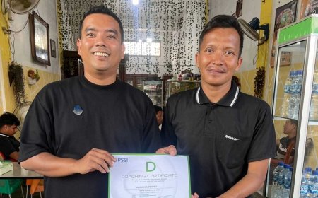 SETELAH 1,5 TAHUN MENUNGGU, PESERTA KEPELATIHAN PSSI SERDANG BEDAGAI AKHIRNYA TERIMA SERTIFIKAT