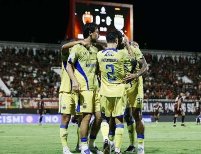 PERSIB BANDUNG SELANGKAH LAGI MENUJU GELAR JUARA USAI TAKLUKKAN PSM MAKASSAR