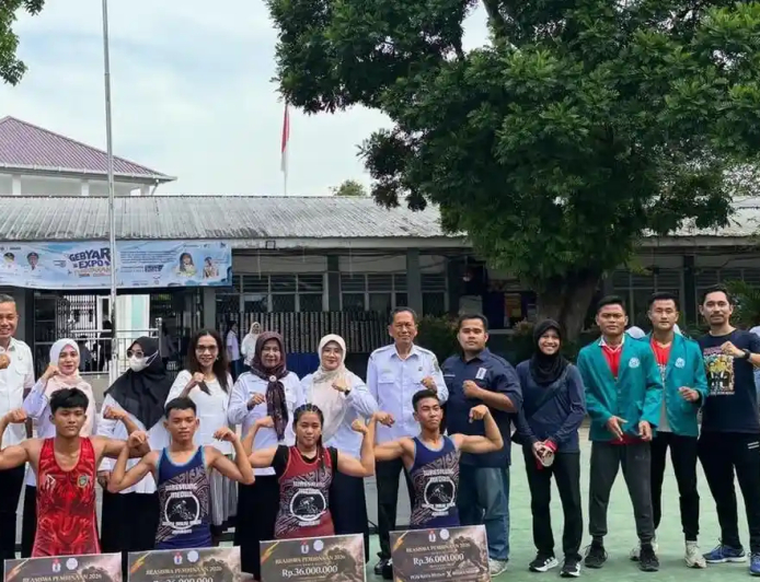 PGSI MEDAN BERIKAN BEASISWA PEMBINAAN UNTUK ATLET GULAT PELAJAR