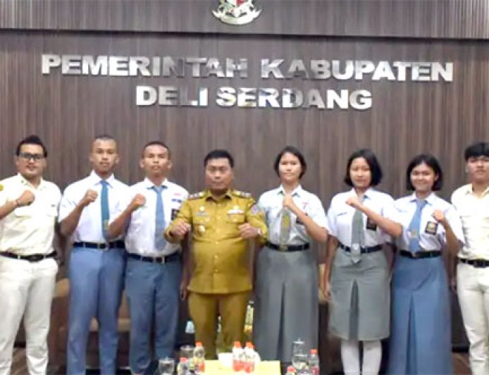 WAKIL BUPATI DELI SERDANG LEPAS EMPAT SISWA IKUTI SELEKSI PASKIBRAKA SUMUT 2026