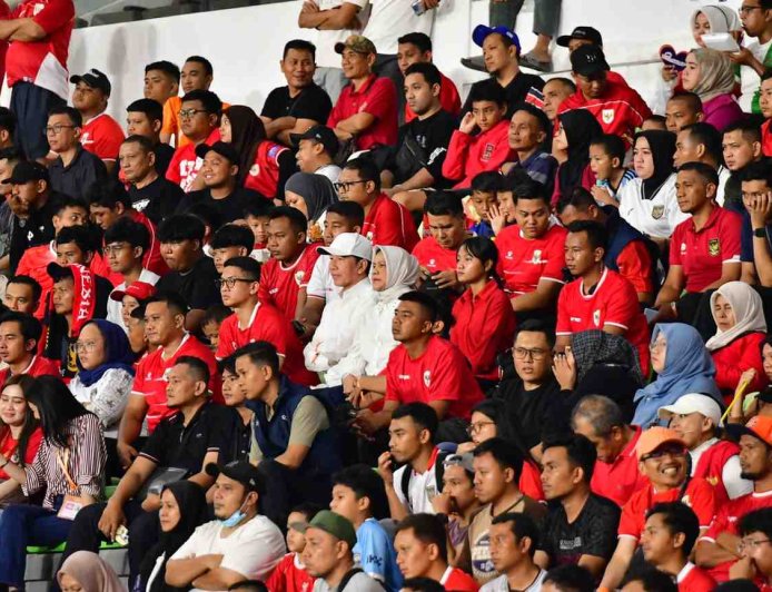 Disaksikan Jokowi, Timnas Indonesia Taklukan Vietnam 2-1