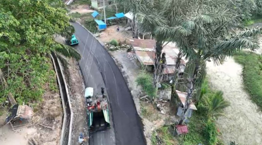 Progres Pengerjaan Jalan Sipiongot Lampaui Target, DPR RI Apresiasi Bobby