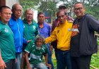 Pengurus Mantan Pemain PSMS Serahkan Bantuan kepada Legenda Mamek Sudiono
