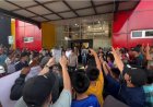 Disambut Hangat Warga di Bandara Binaka, Bobby Nasution Awali Agenda Berkantor di Kepulauan Nias