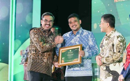 Bobby Nasution Terima Penghargaan Adinata Syariah, Bukti Sumut Berkontribusi bagi Penguatan Ekonomi Nasional