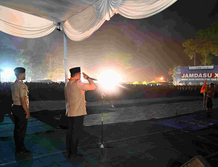 Bobby Nasution Bermalam Bersama Ribuan Pramuka, Api Unggun Kobarkan Semangat Jamdasu XI