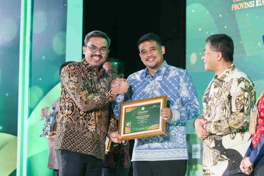Bobby Nasution Terima Penghargaan Adinata Syariah, Bukti Sumut Berkontribusi bagi Penguatan Ekonomi Nasional