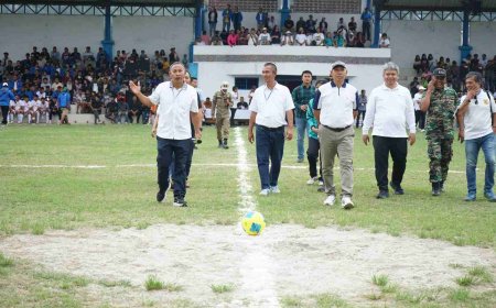 Bupati JTP Buka Turnamen Bupati Cup Taput 2026, Bidik Bibit Muda untuk Tapanuli Utara FC
