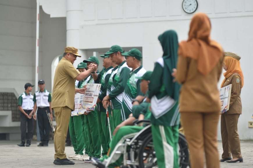 Haornas ke-43, Bobby Nasution Berikan Tali Asih untuk Atlet Legendaris Sumut