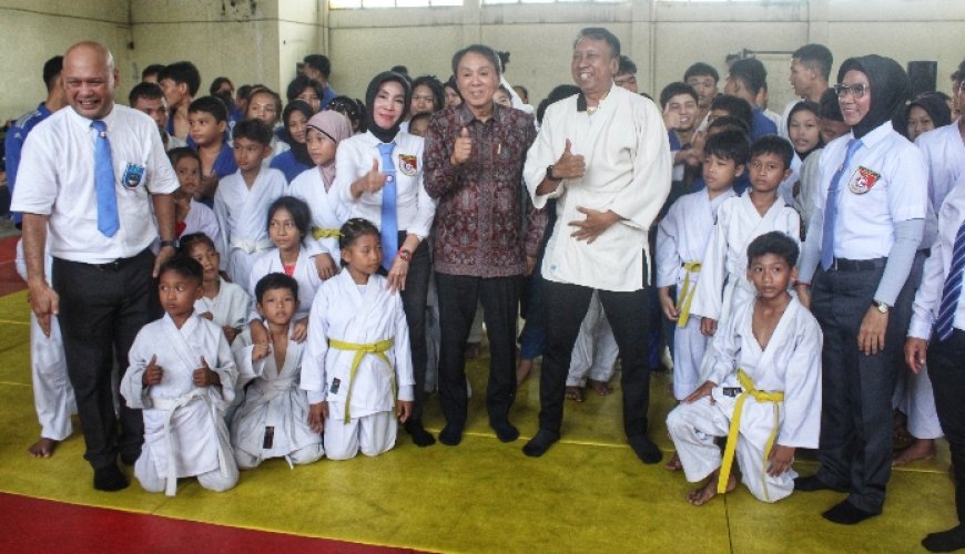 Konjen Jepang dan Senior Judo Berikan Bantuan Judogi untuk PJSI Sumut